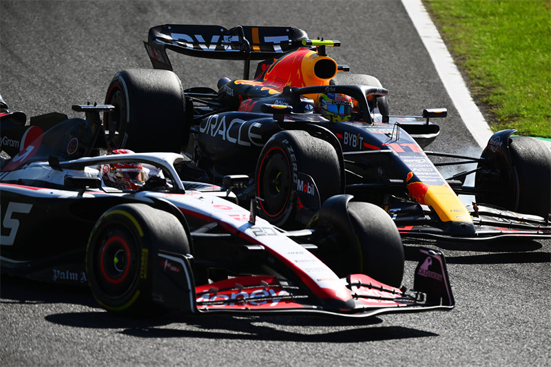 维斯塔潘表示，红牛F1车队新赛车RB20与RB19几乎一模一样！